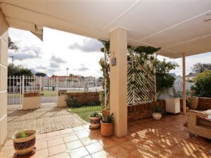 3 Bed House in Plumstead