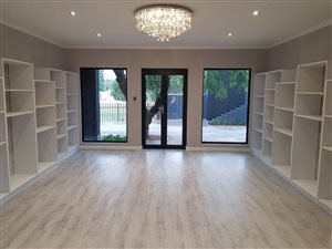 55 m² Office Space in Fourways