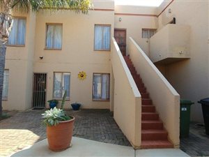 2 Bed Townhouse in Magalieskruin