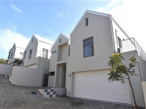 3 Bedroom House in Aurora