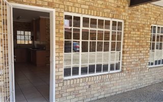 2 Bedroom Flat in Irene Park