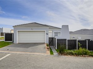 3 Bed House in Westbrook