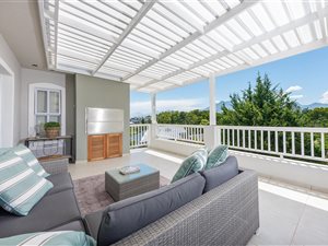 5 Bed House in Kraaibosch
