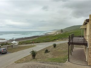 5 Bed House in Beachview