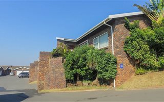 3 Bedroom Townhouse in Athlone Park