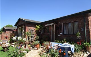 3 Bedroom House in Denneoord