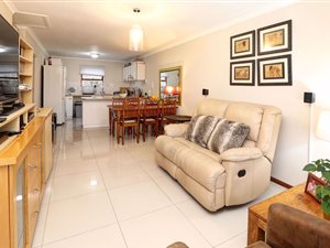 2 Bed Apartment in Durbanville