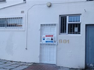 1 Bed Apartment in Wynberg