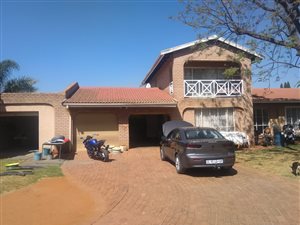 3 Bed House in Van Riebeeck Park