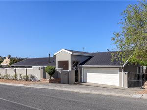 5 Bed House in Door de Kraal