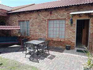 2 Bed Townhouse in Robin Park