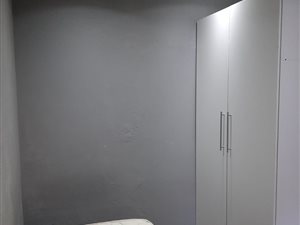 10 Bed House in Hurst Hill