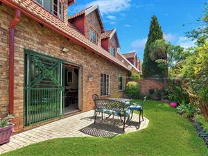 4 Bed Townhouse in Bromhof