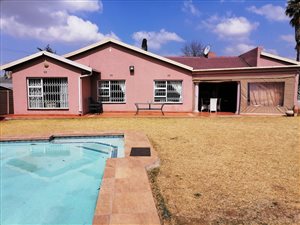 4 Bed House in Mackenzie Park