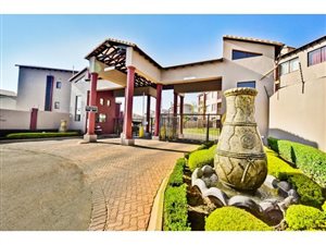 2 Bed Flat in Honeydew Manor