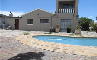 4 Bedroom House in Forest Heights