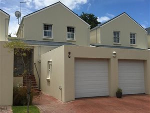 3 Bedroom House in Bergvliet