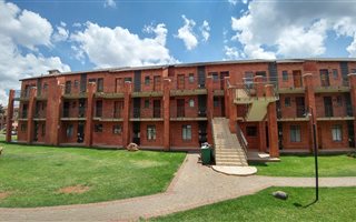 2 Bedroom House in Karen Park