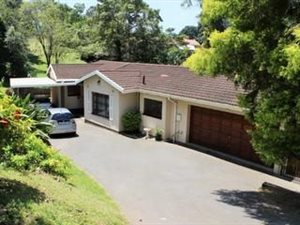 4 Bed House in Padfield Park