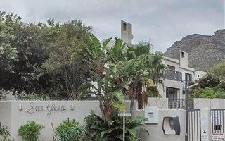 3 Bedroom Townhouse in Hout Bay and surrounds