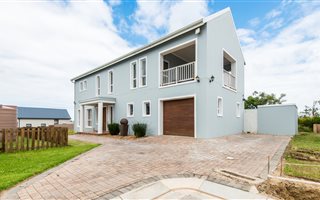 3 Bedroom House in Kraaibosch