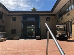 683 m² Commercial space in Weltevreden Park