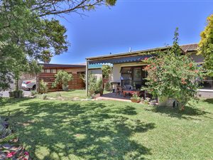4 Bed House in Frogmore Estate