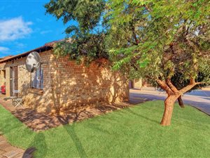 2 Bed Townhouse in Witpoortjie
