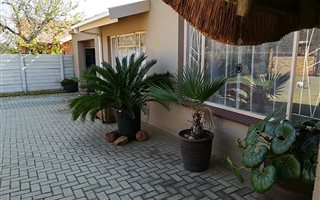 4 Bedroom House in Roosheuwel