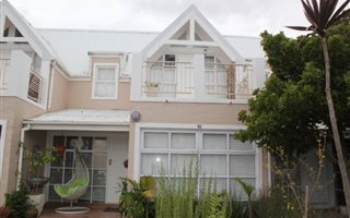 2 Bedroom Townhouse in Strand Central