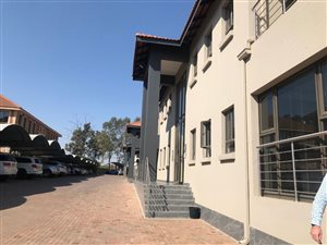 147 m² Office Space in Irene