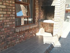 2 Bedroom Flat in Scheepers Heights