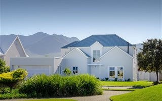 4 Bedroom House in Kingswood Golf Estate