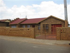 3 Bed House in Emdeni