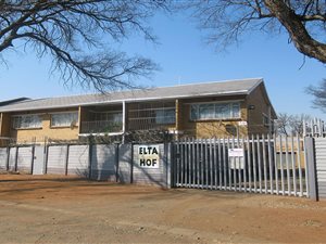 1 Bed Townhouse in Vanderbijlpark NW