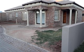 3 Bedroom House in Clarina