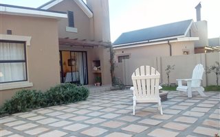 3 Bedroom House in Buh Rein Estate