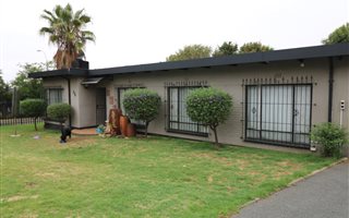 3 Bedroom House in Van Riebeeck Park