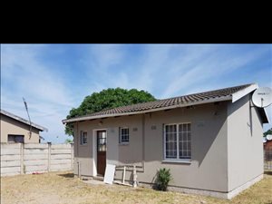 2 Bed House in Aquadene