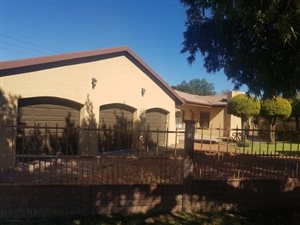 4 Bed House in Brackenhurst