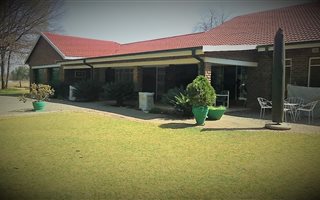 2.5 ha Land available in Vandermerweskroon
