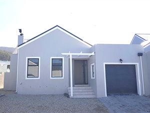 3 Bed House in Sandbaai