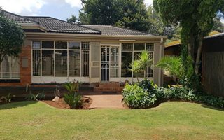 4 Bedroom House in Rowhill