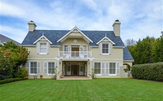 4 Bedroom House in Constantia Upper