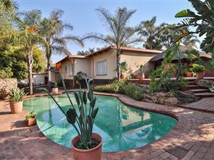 5 Bed House in Monument Park