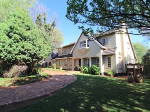 4.3 ha Land available in Petit