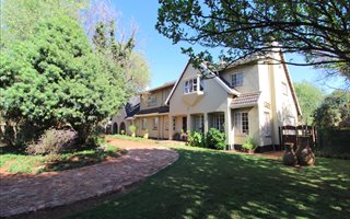 4.3 ha Land available in Petit