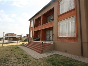 2 Bed Townhouse in Honeydew