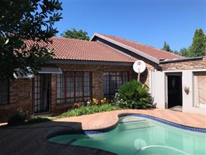 3 Bed House in Mooivallei Park