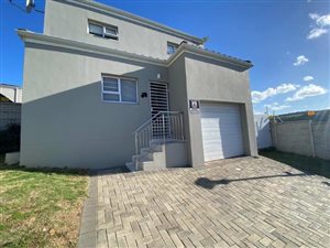 3 Bed Townhouse in Nahoon Valley